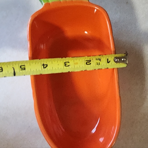 Kaytee Veg-T-Bowl Large food dish for rabbits guinea pigs - Picture 3 of 4